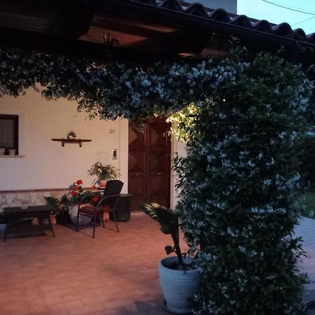 B&B Il Tiglio Падула Экстерьер фото