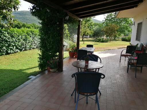 B&B Il Tiglio Падула Экстерьер фото