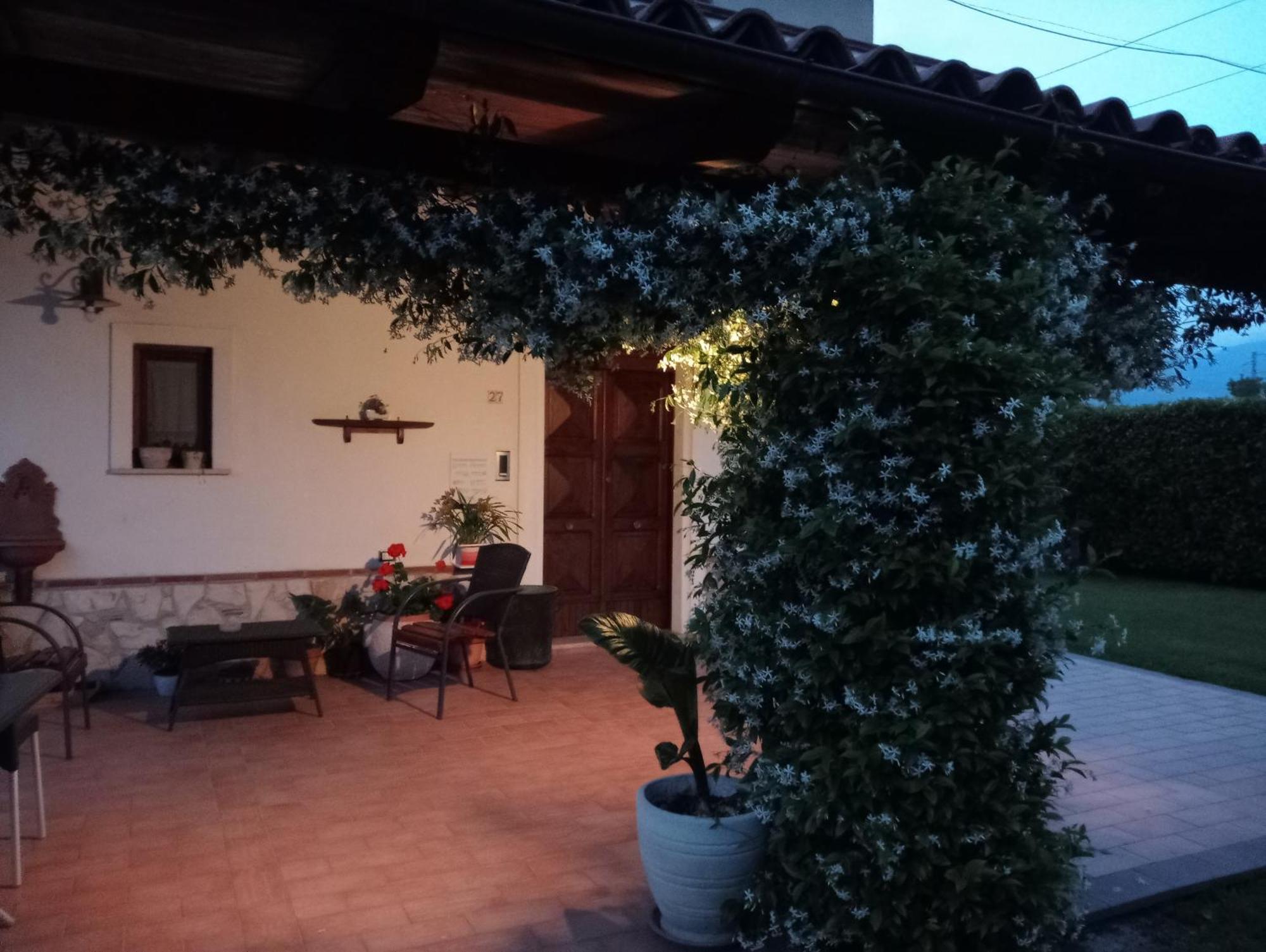 B&B Il Tiglio Падула Экстерьер фото