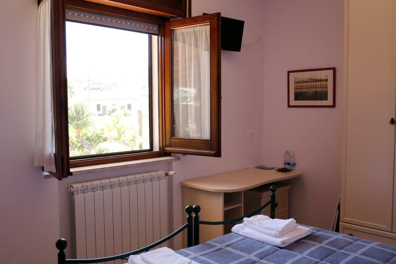 B&B Il Tiglio Падула Экстерьер фото